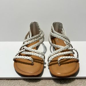 Carlos Santana Amara white sandals size 9